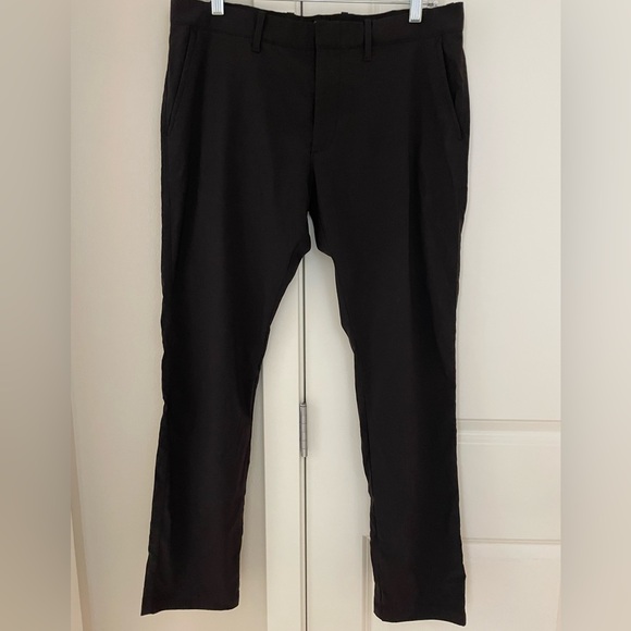 J. Crew Men’s Stretch Trade Mark 484 Slim Fit Tech Pants in Black, 32x30 - Picture 2 of 11